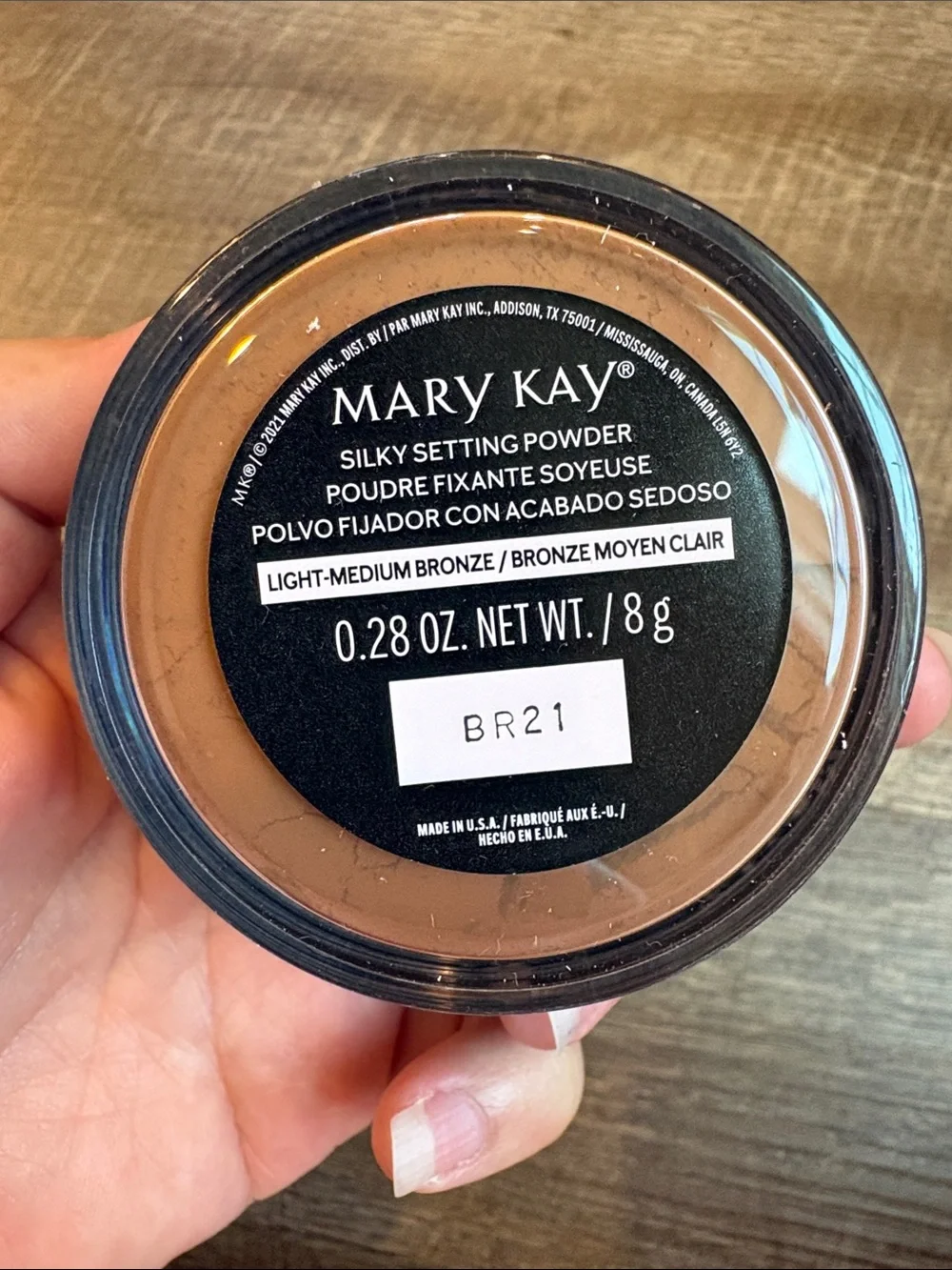 Mary Kay Silky Setting Powder Llght-Medium Bronze NIB